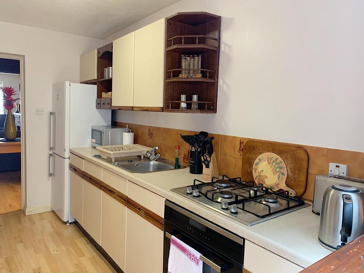 Cosy Central Windsor House Sleeps 4 Eksteriør bilde